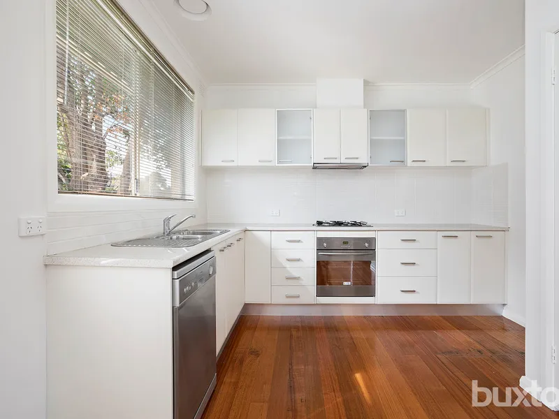 PERFECTLY POSITIONED 2BR UNIT WITH A RENOVATED VIBE