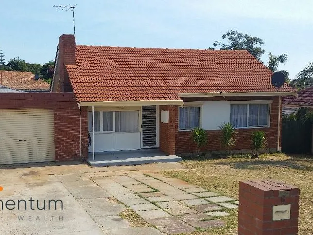 CUTE COTTAGE HOME only a stroll from the Galleria!