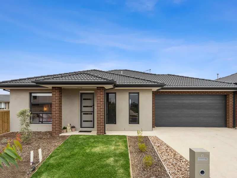 Intelligently designed 4 bedroom near-new home perfect for your portfolio