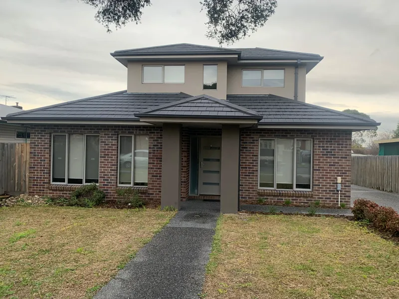 Townhome in Oakhill Estate!