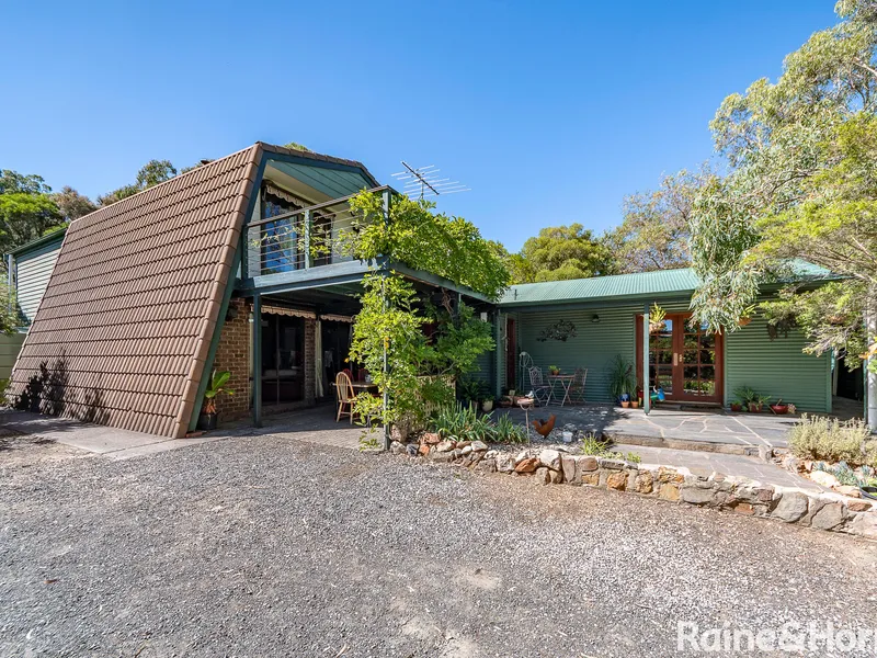 A Home Amongst The Gum Trees 