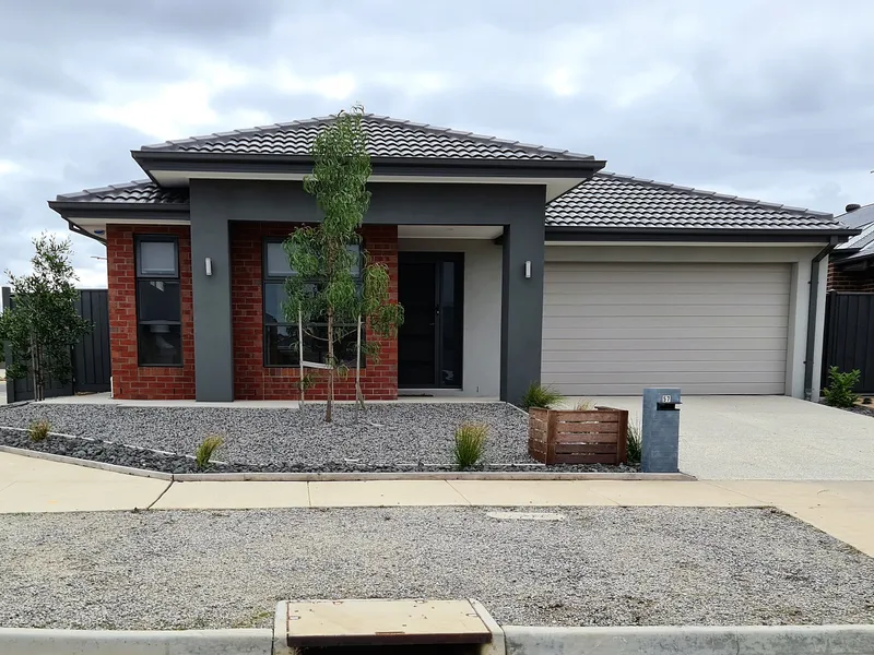 WONDERFUL WARRALILY - A MUST INSPECT