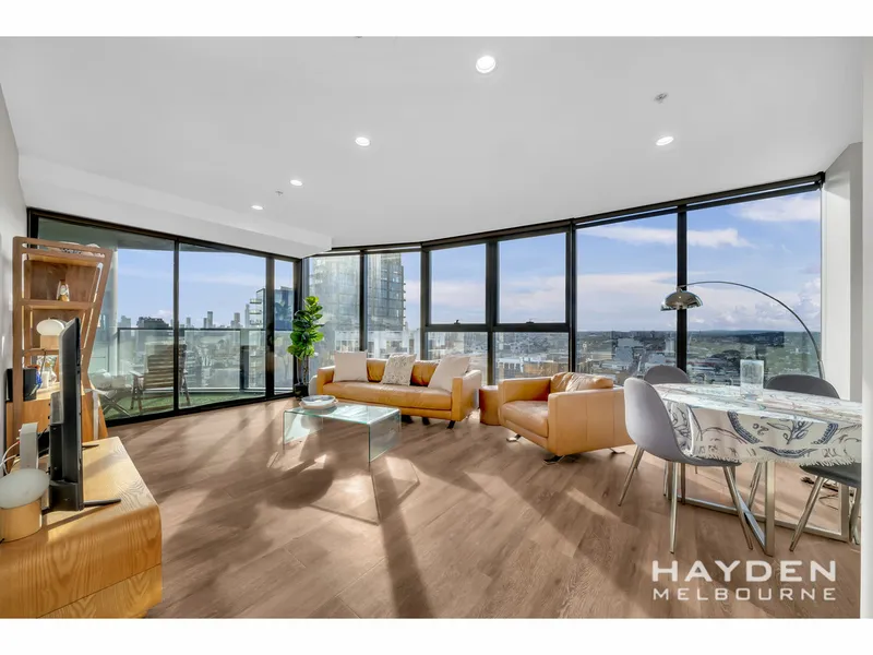 Uninterrupted and Spectacular Views of the City Skyline - North Facing Residence