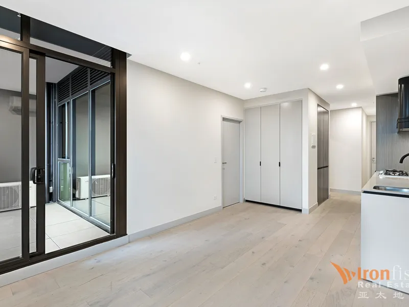 THE BENCHMARK IN LUXURY LIVING! UNBEATABLE PANORAMIC VIEWS! CONNECTING EVERY CORNER OF MELBOURNE!