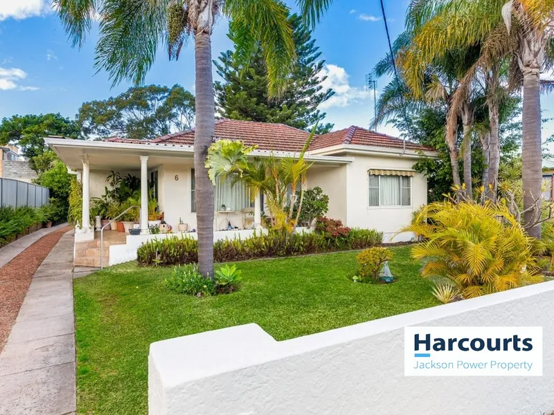 Electricity & Water incl | Walk to Beach & Shops!