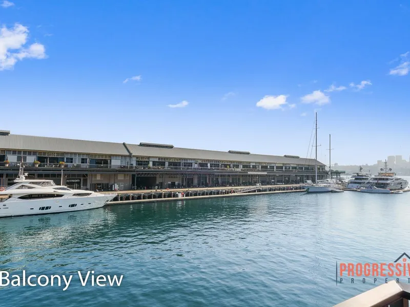 Stunning 2 Bedroom Waterfront Apartment