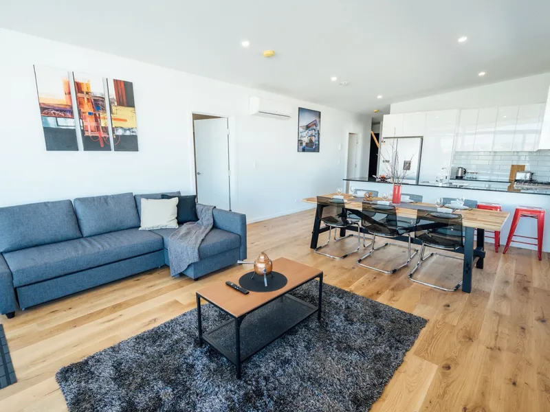 Luxurious modern penthouse on the city's doorstep!