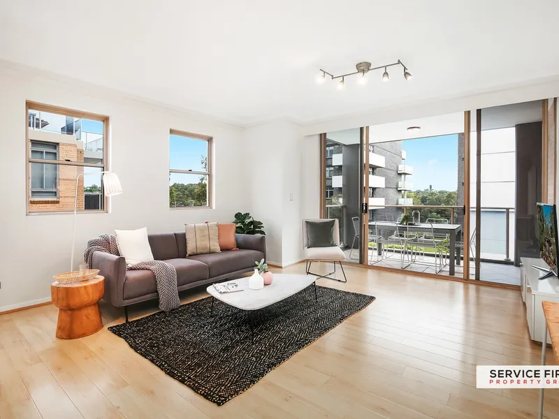 Amazing Two Bedroom Apartment in a Great Complex & Location