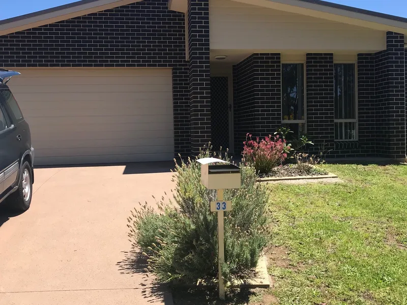 4 Bedroom Family Home in Morisset Park