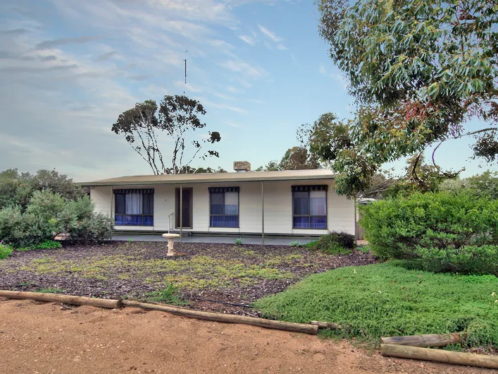 COMFORTABLE ON CAMBRIDGE!