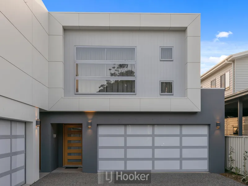 LUXURY DESIGNER HOME WITH STUNNING VIEWS