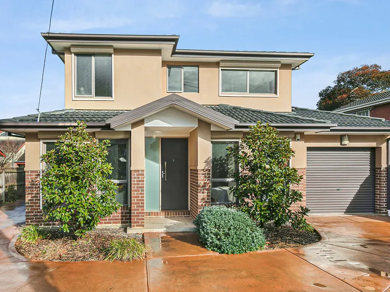 Stylish Townhouse in Top Spot
