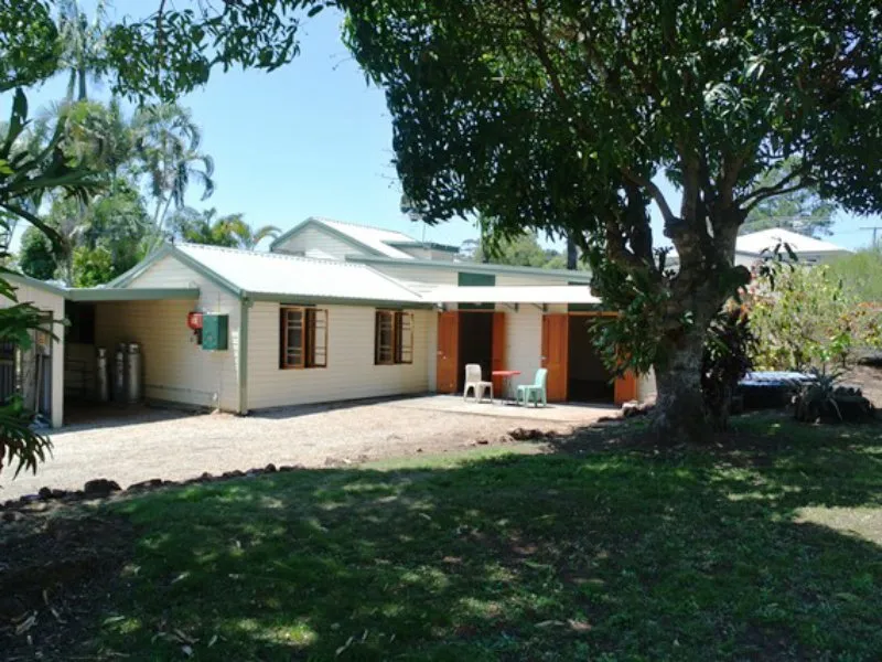 Spacious Home, Rustic Charm, Big Double Block