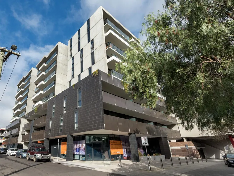 Contemporary Living in Superior Location