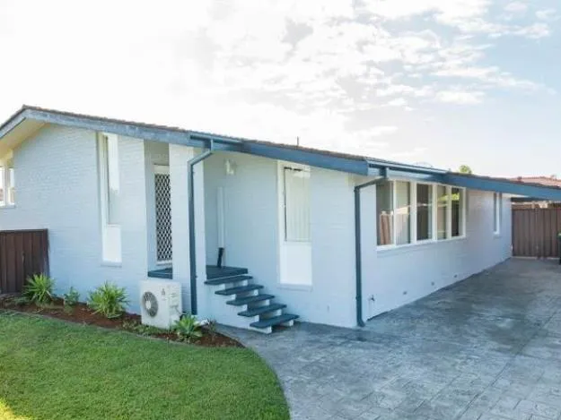 QUIET CUL-DE-SAC - SPLIT LEVEL DESIGN