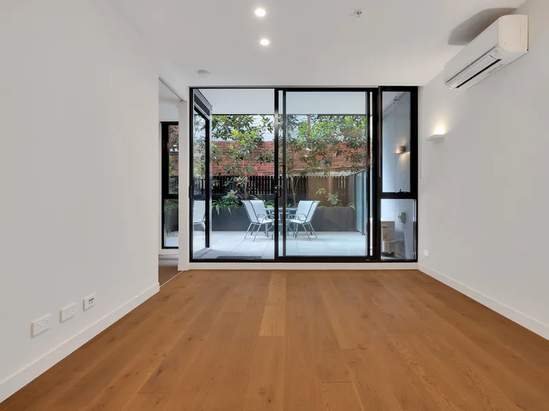 Ultra-stylish and modern apartment close to the CBD