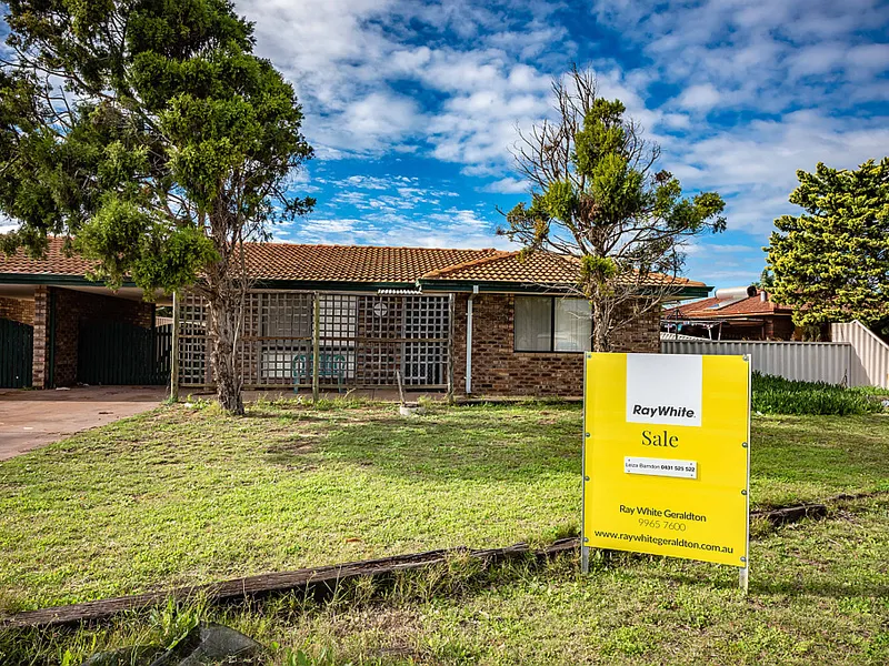 Affordable Brick And Tile Duplex Half