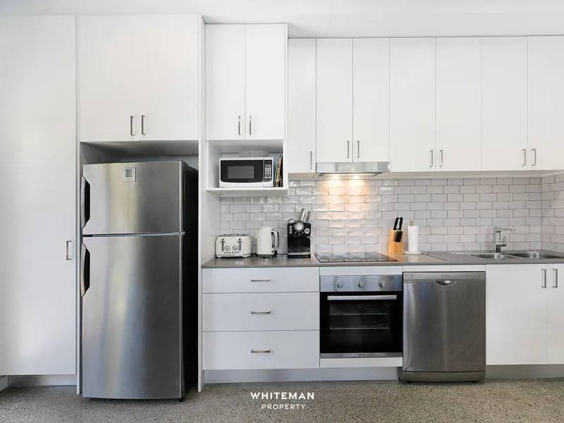 Ultra Modern by the beach, 3 month lease