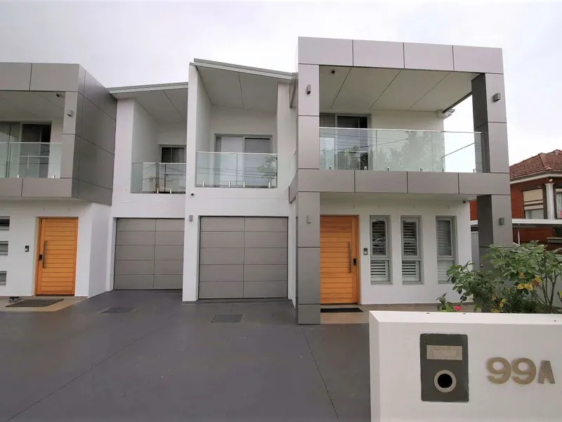 LUXURY MODERN DUPLEX