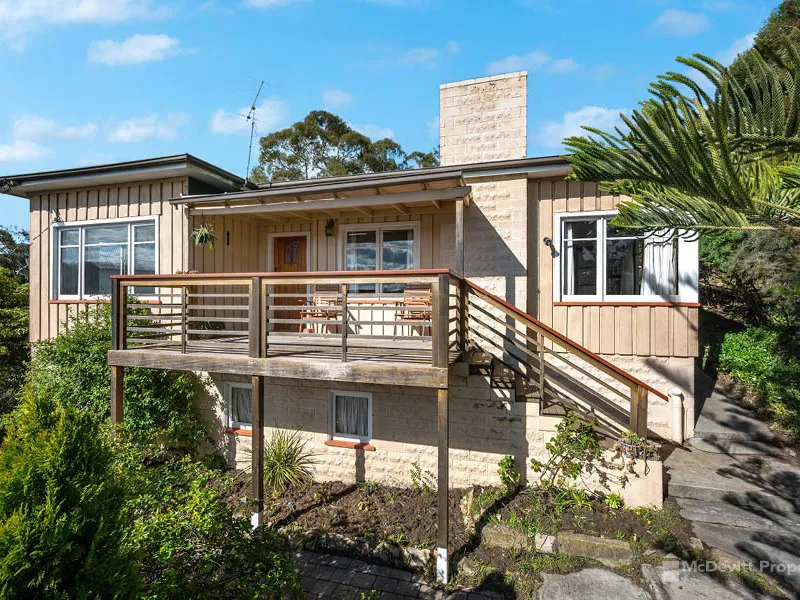 For Rent – 100 Derwent Ave Geilston Bay