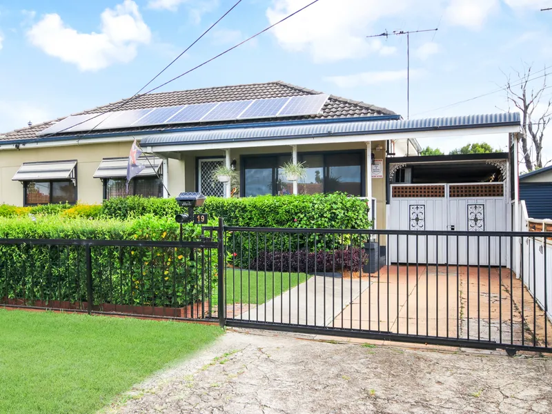 UNDER OFFER TO OUR DATABASE!