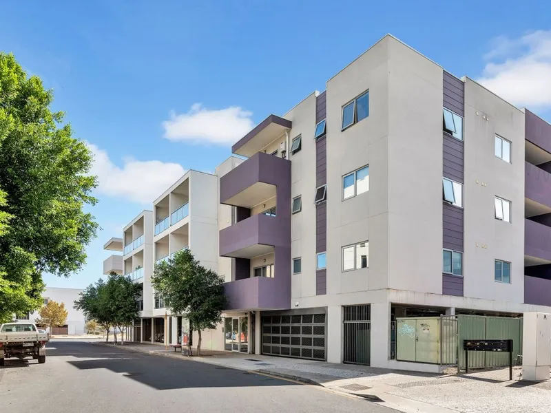 Amazing Two bedroom Apartment in Mawson Lakes