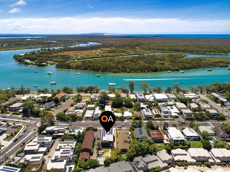 Residence + Business on 922 sqm allotment