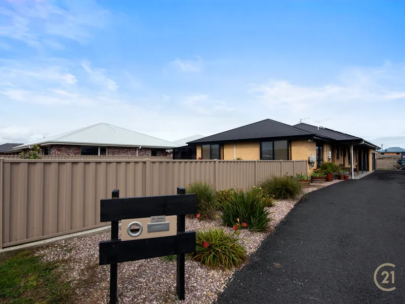 FAMILY HOME ON LARGE BLOCK
