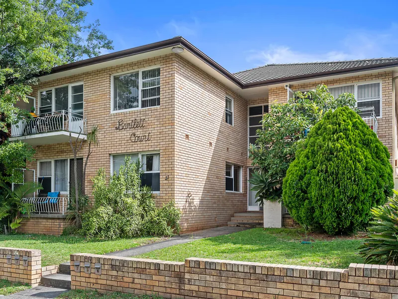 CONVENIENT 3 BEDROOM APARTMENT!