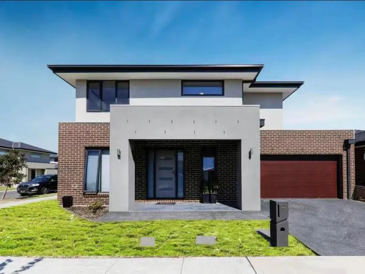 Modern Family Stunner In The Somerfield Estate