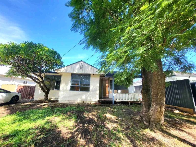 RENOVATED FOUR BEDROOM HOUSE - READY TO MOVE IN