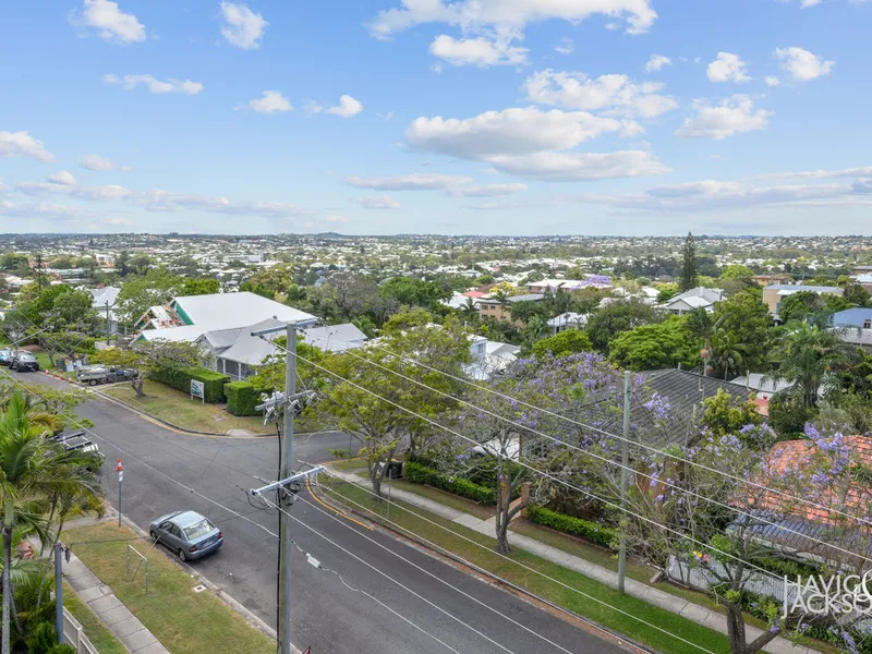 PRIVATE APARTMENT WITH STUNNING VIEWS