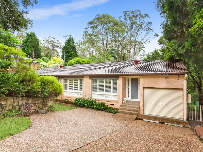 Split level family home, set on beautiful garden block