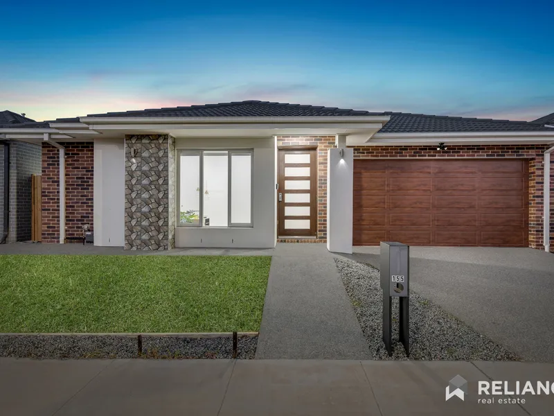 Stunning Modern Family Home In Prime Location!