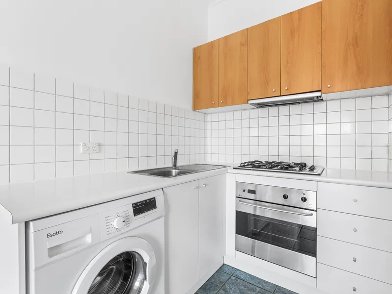 Renovated low maintenance apartment - 1 month rent free & water included!