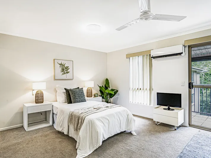 Serviced apartment in convenient location with rainforest outlook