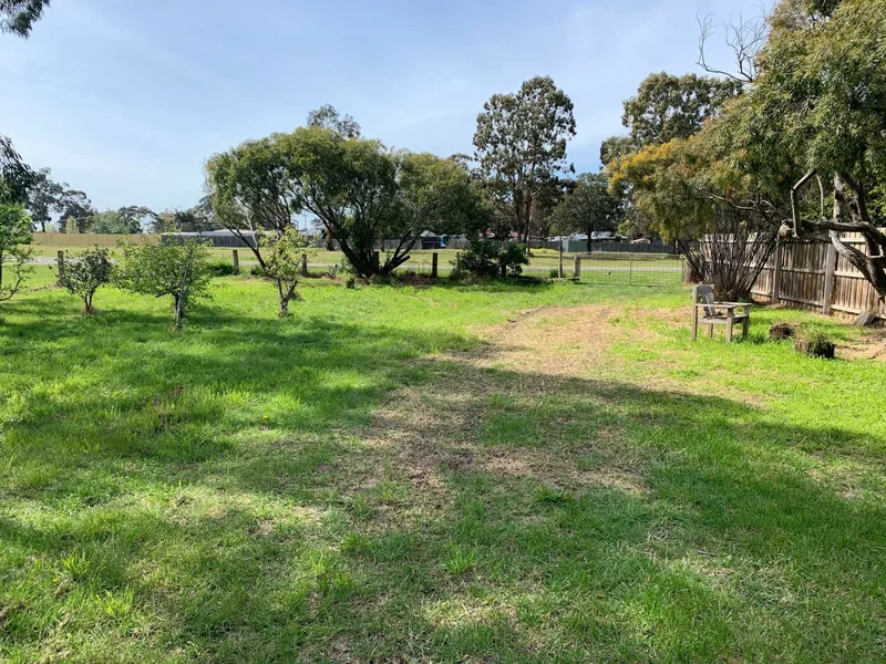 Large lot close to town