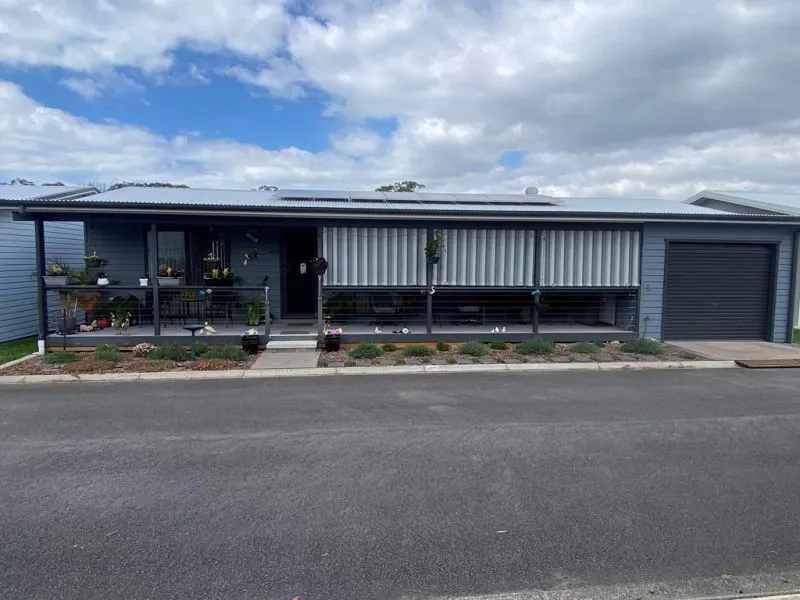 Large 3-bedroom double garage