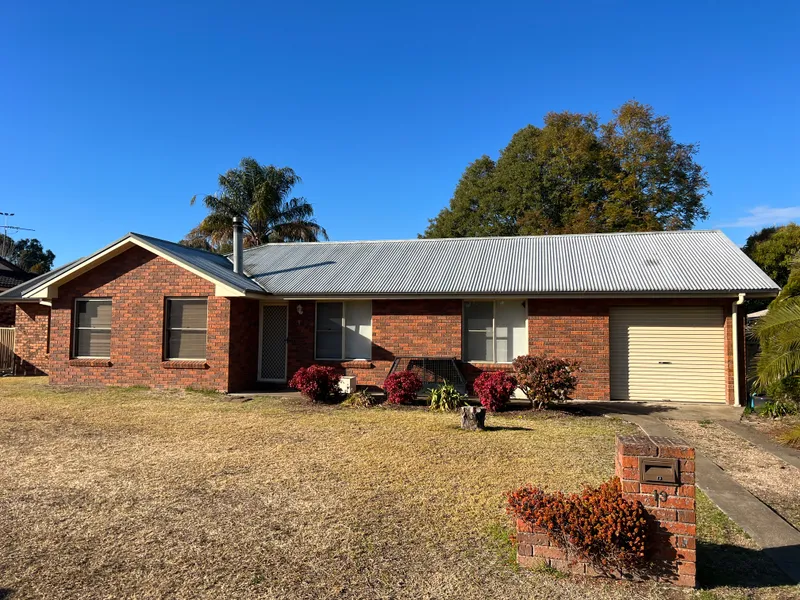 4 Bedroom home within minutes of the CBD