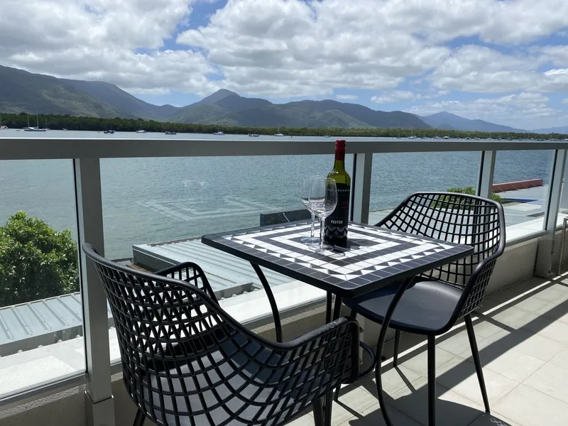 Absolute waterfront - an exceptional lifestyle