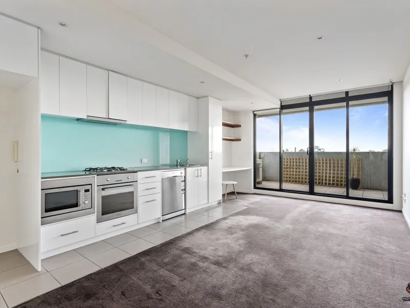 BOUTIQUE 1 BEDROOM APARTMENT LIVING ON LYGON ST