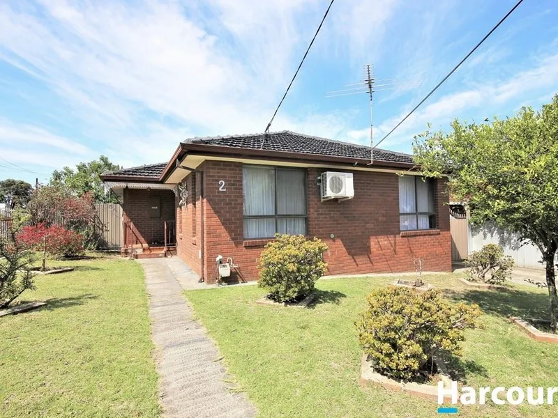 Family Home close to Waverley Gardens Shopping Centre!