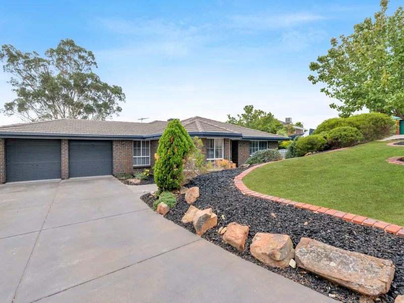 Sensational Renovated Family Entertainer On Substantial 876sqm (approx) Corner Allotment