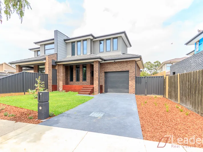 Walk to Jordanville Station