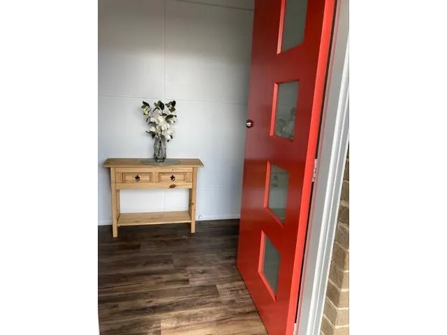 Near New Villa Close to Shops & Schools