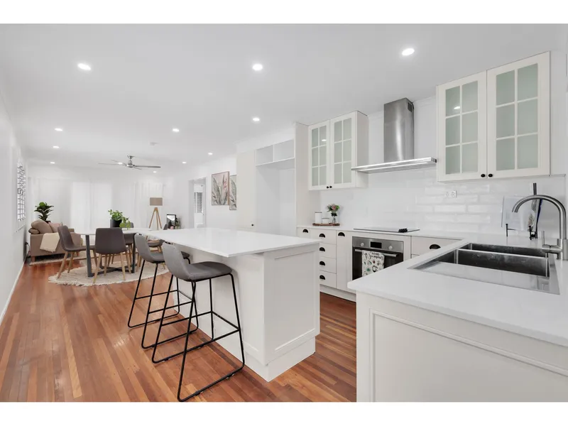 Family home 400m from the waterfront