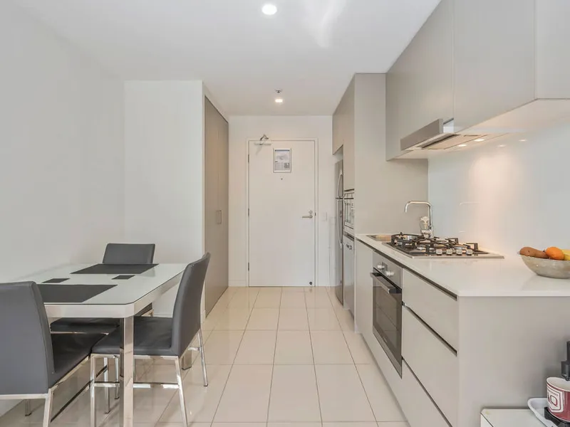 UNIT 204 RHAPSODY RESORT, SURFERS PARADISE