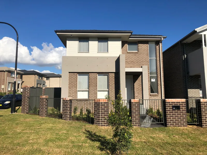 Near New 4 Bedroom Home at Heart of Schofields
