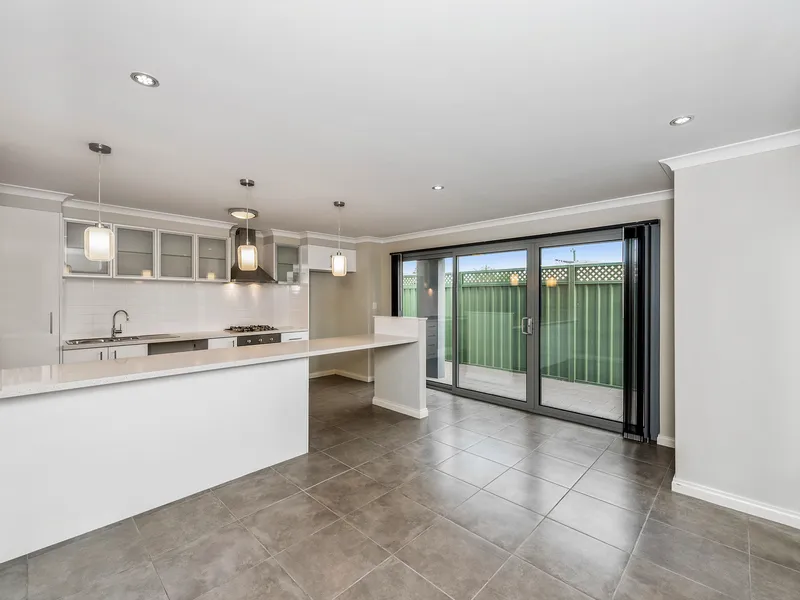 PERFECT LOCATION, QUALITY & STYLISH APARTMENT