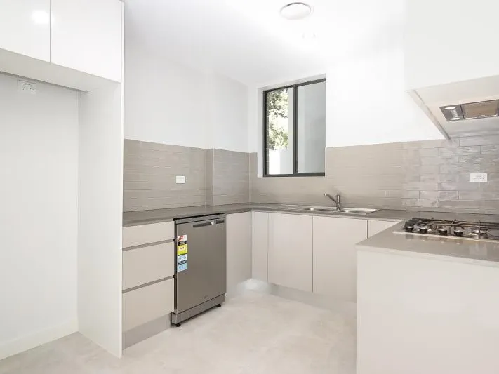 Oversized Ground Floor 1 Bedroom Apartment